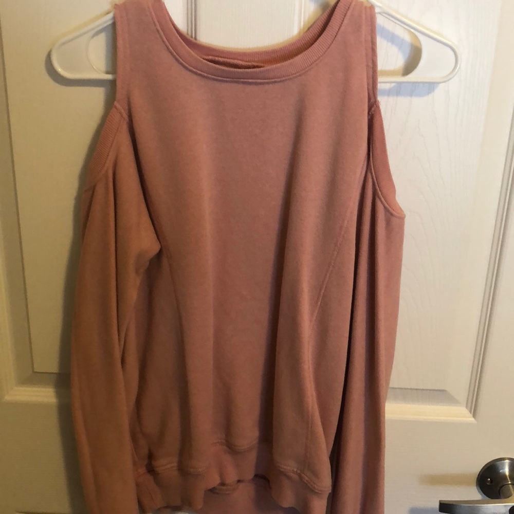 Shoulder-less sweater